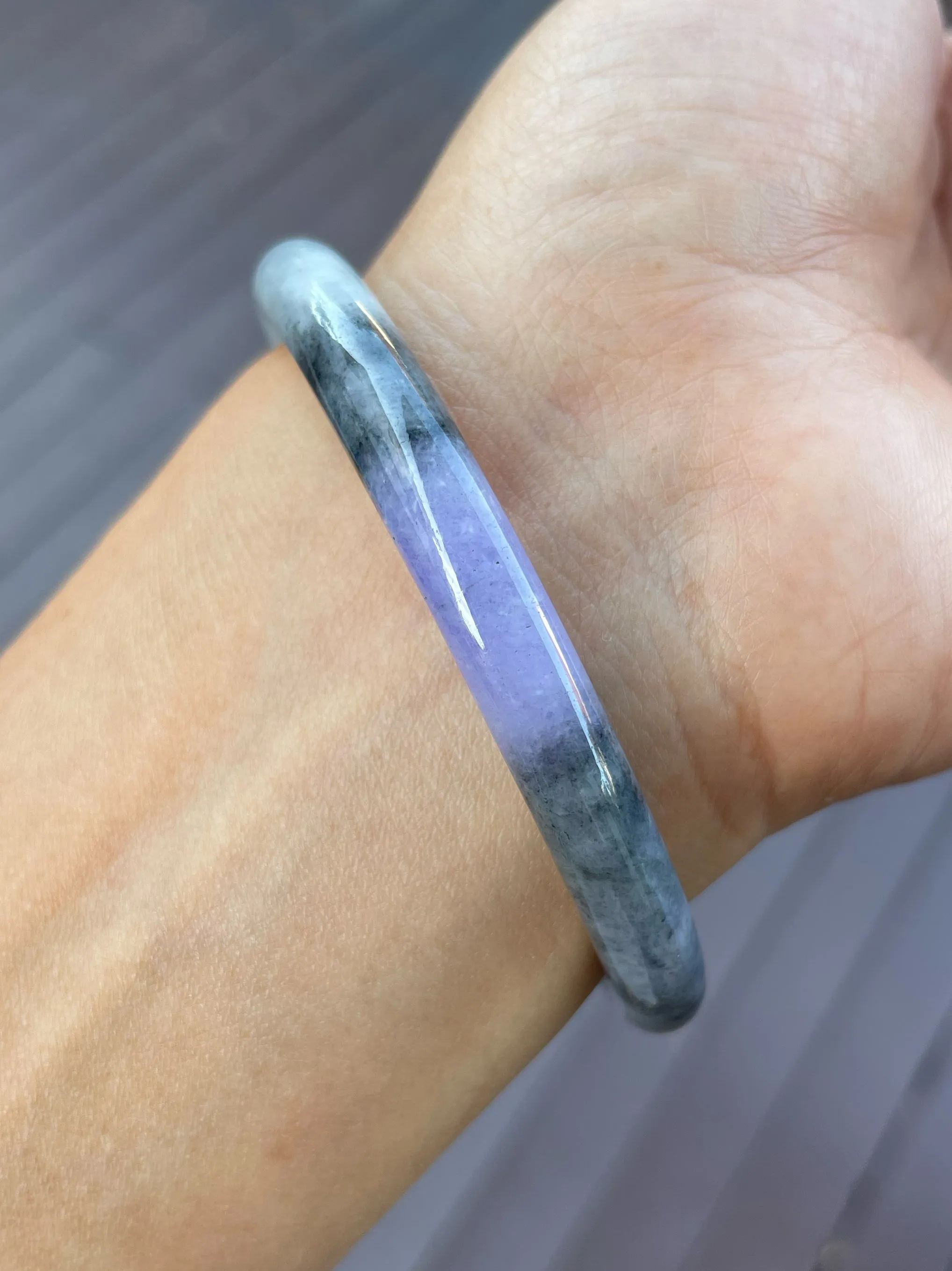 Black With Lavender Jade Bangle | 59mm (NJBA175)