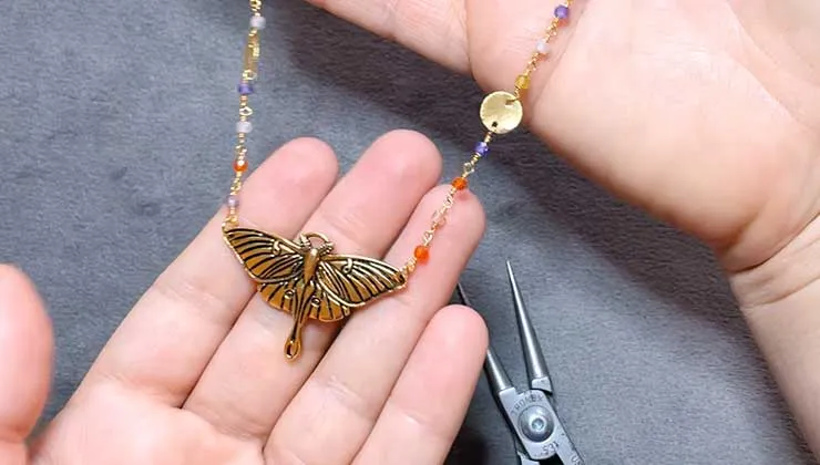 How to Make the Bright Renewal Necklace