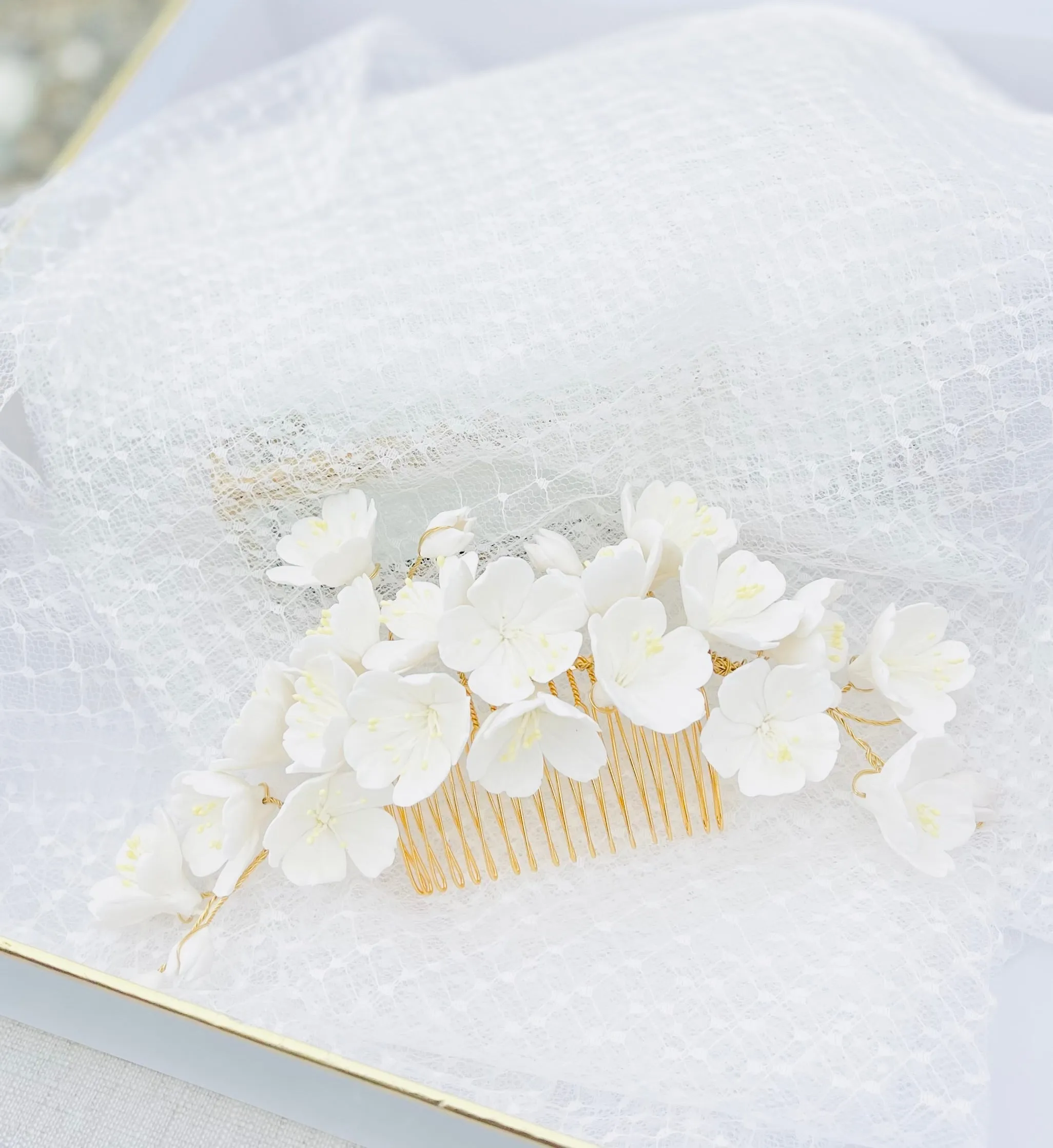 Oversize floral hair comb BETSY- 24018